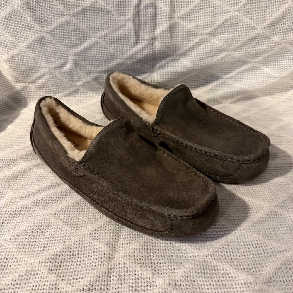 UGG Men’s 13 Ascot Loafers